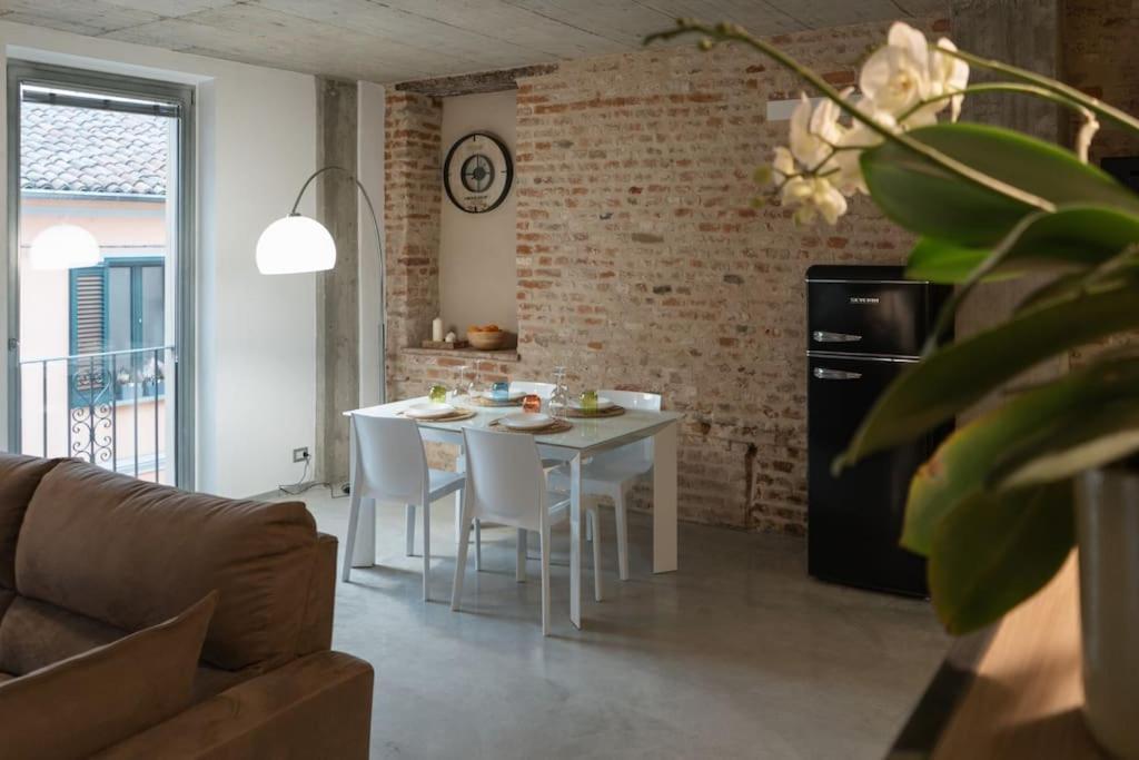 Apartamento Centro Storico Recinto Dei Nobili 1 - Private Parking Asti Exterior foto